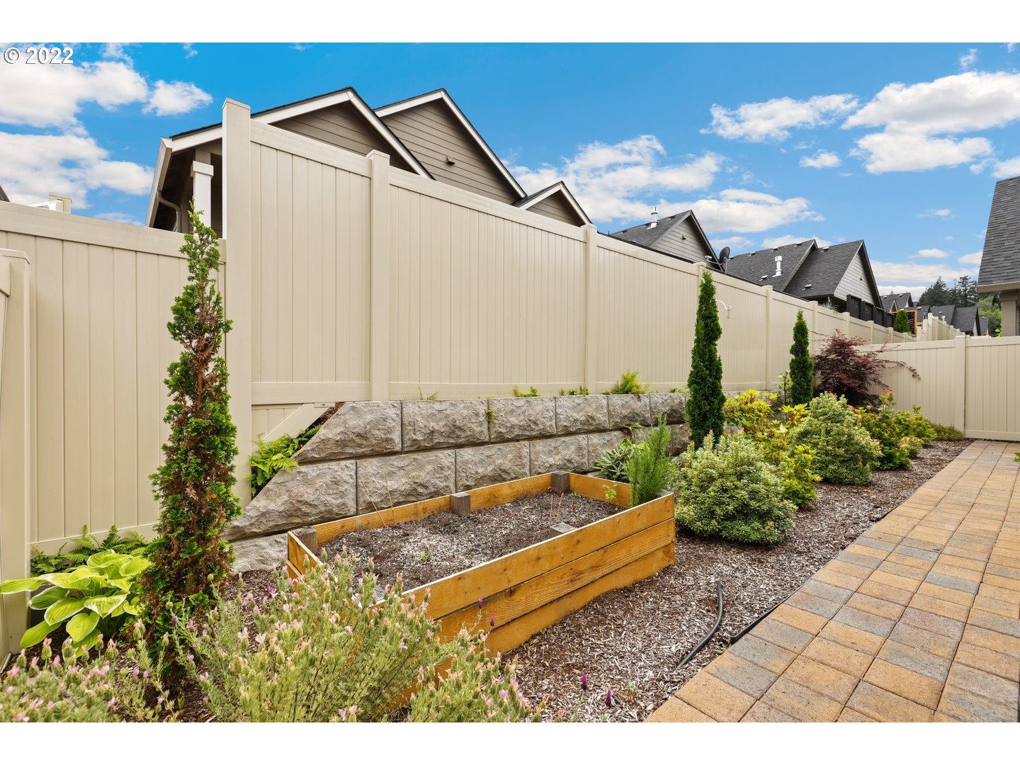 1719 Northeast 175th Street Ridgefield, WA 98642 - Photo 31 of 32 a view of a terrace with chairs