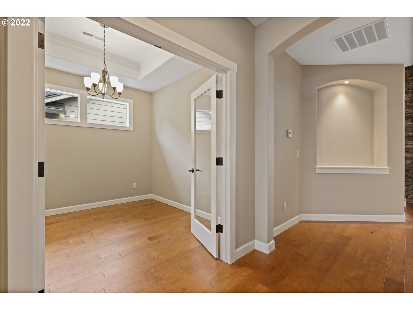 1719 Northeast 175th Street Ridgefield, WA 98642 - Photo 7 of 32 a view interior of a house and chandelier
