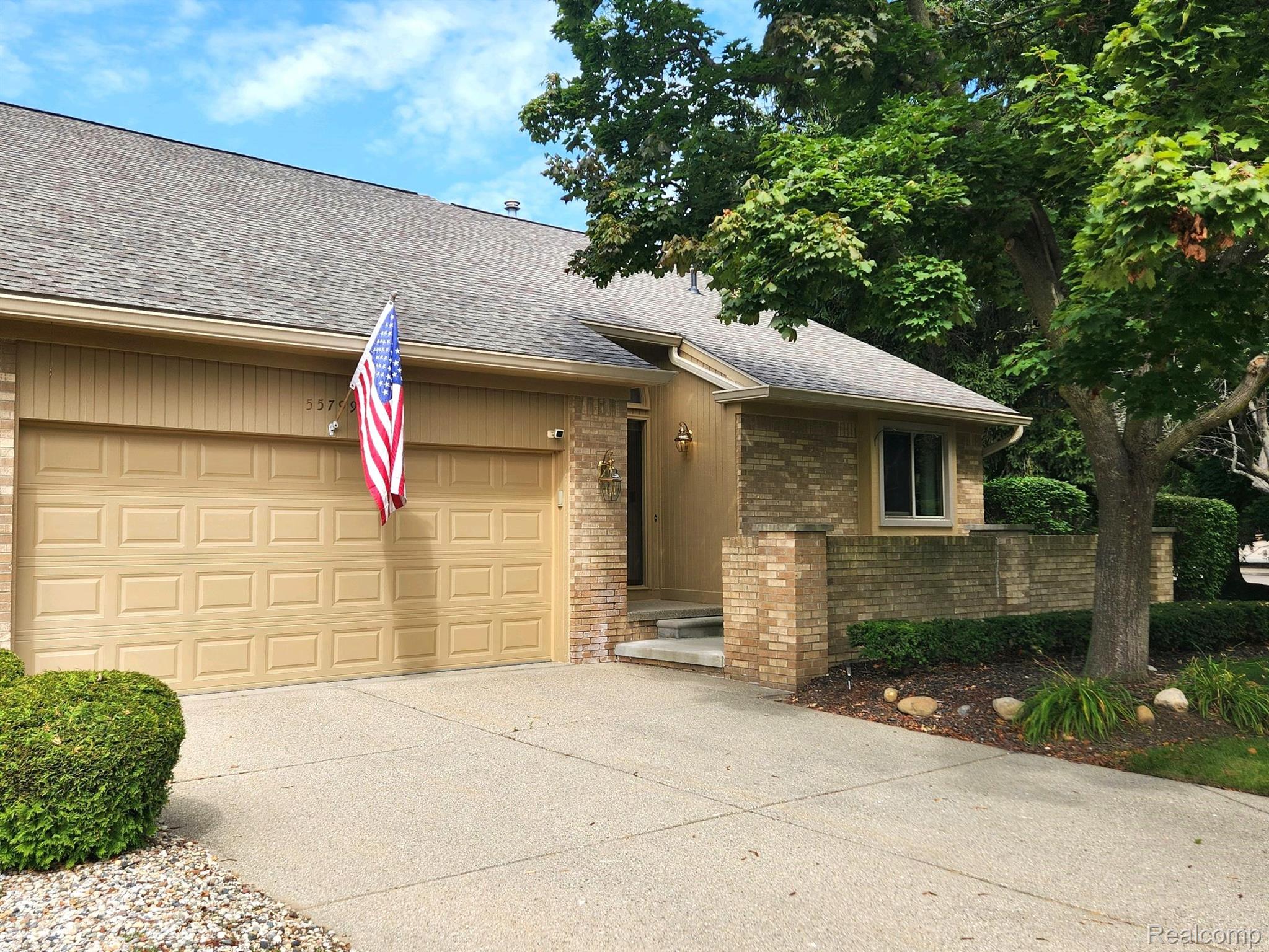 55799 Shelby Road Utica, MI 48316 - Photo 1 of 27 Gallery Image 1