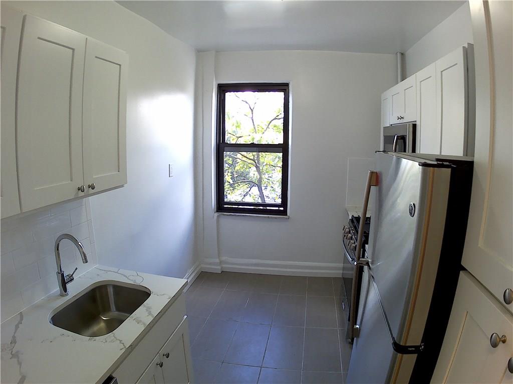 402 Bay Ridge Parkway, Unit 51 Brooklyn, NY 11209 - Photo 2 of 10
