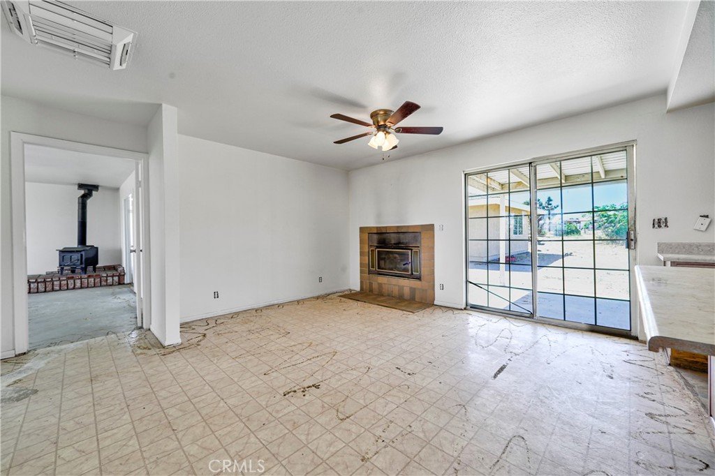 2837 Sequoia Road Pinon Hills, CA 92371 - Photo 19 of 52 Family room w. Fireplace