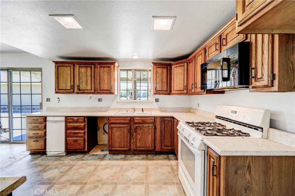 2837 Sequoia Road Pinon Hills, CA 92371 - Photo 25 of 52