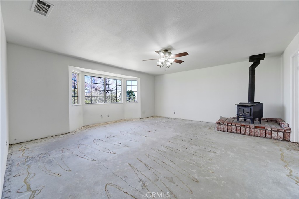 2837 Sequoia Road Pinon Hills, CA 92371 - Photo 27 of 52 Primary bedroom