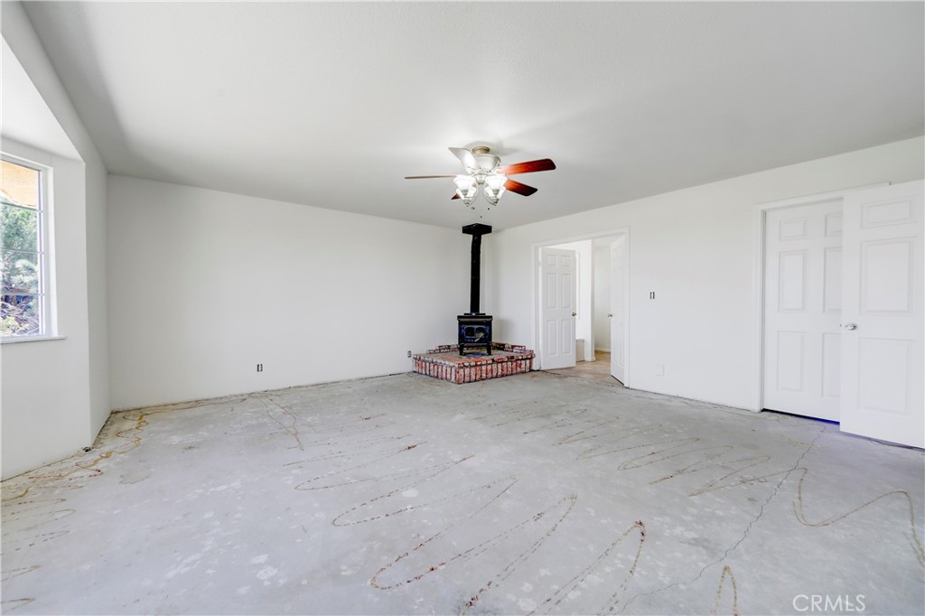2837 Sequoia Road Pinon Hills, CA 92371 - Photo 28 of 52 Primary bedroom