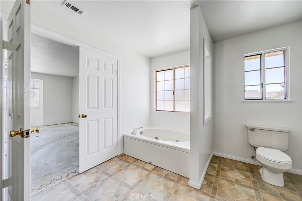 2837 Sequoia Road Pinon Hills, CA 92371 - Photo 29 of 52 Primary bath