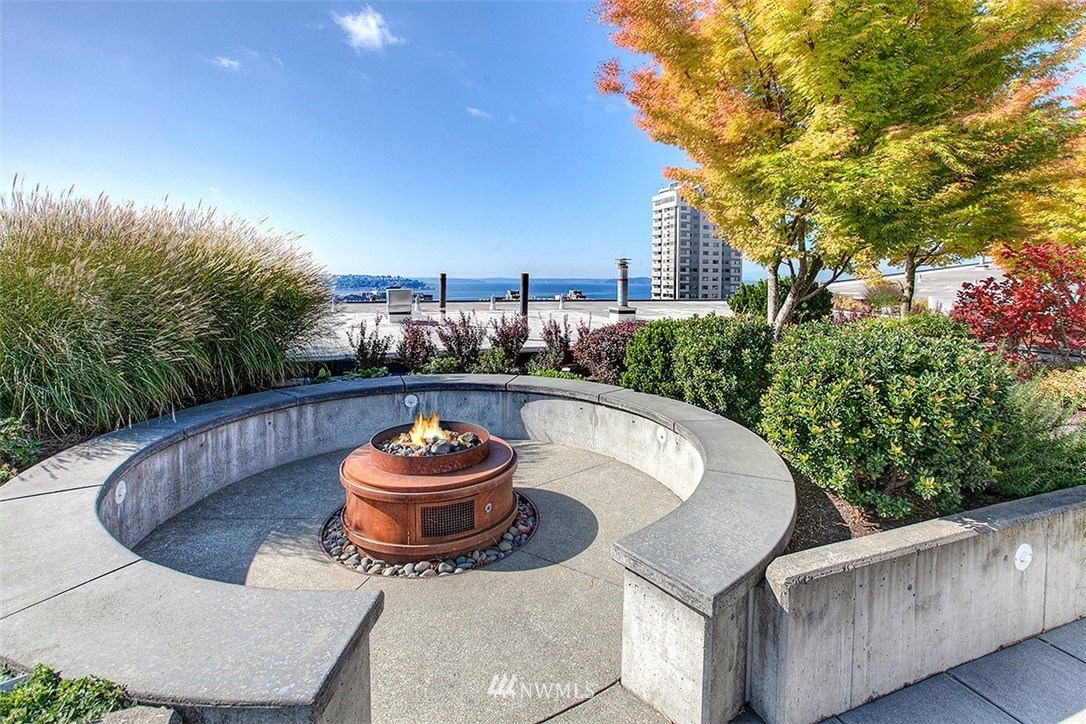 2720 3rd Avenue, Unit 502 Seattle, WA 98121 - Photo 17 of 28 a outdoor view with a seating space