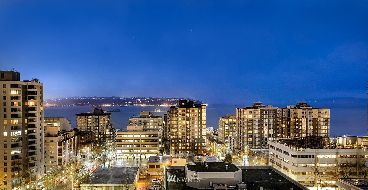 2720 3rd Avenue, Unit 502 Seattle, WA 98121 - Photo 24 of 28 a view of city with building