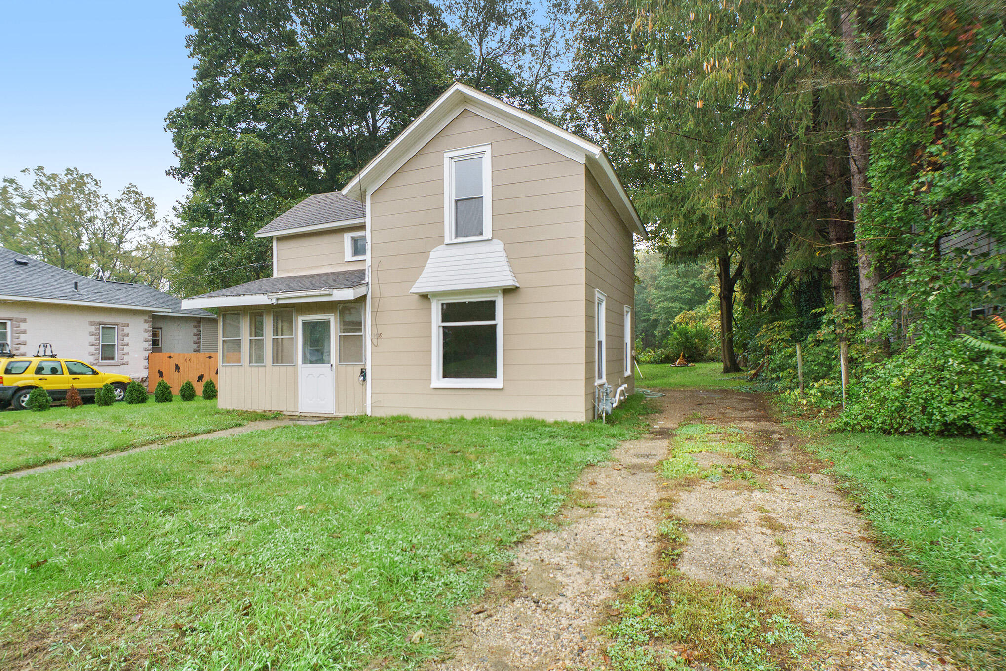 1118 8th Street Three Rivers, MI 49093 - Photo 3 of 20 DSC05786