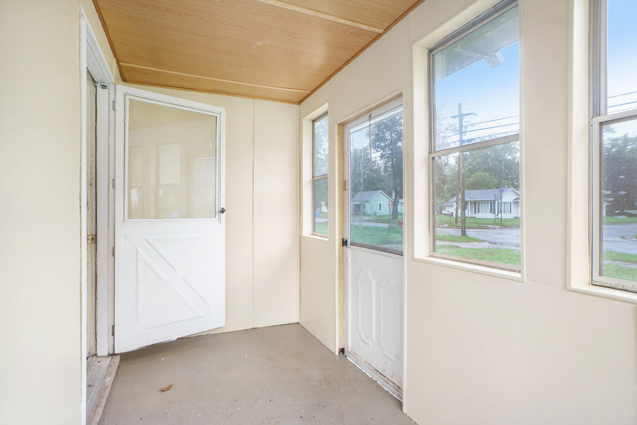 1118 8th Street Three Rivers, MI 49093 - Photo 4 of 20 DSC05775