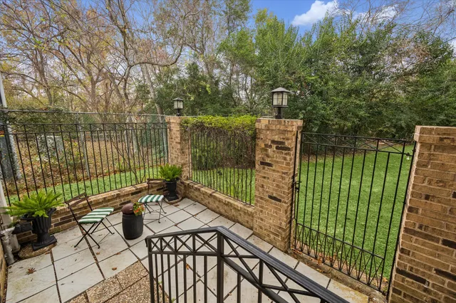 $599,000 | 7924 Woodway Drive, Houston, TX 77063