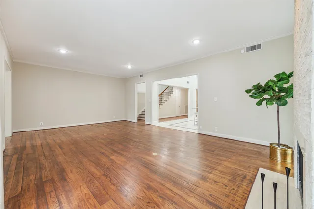 $599,000 | 7924 Woodway Drive, Houston, TX 77063