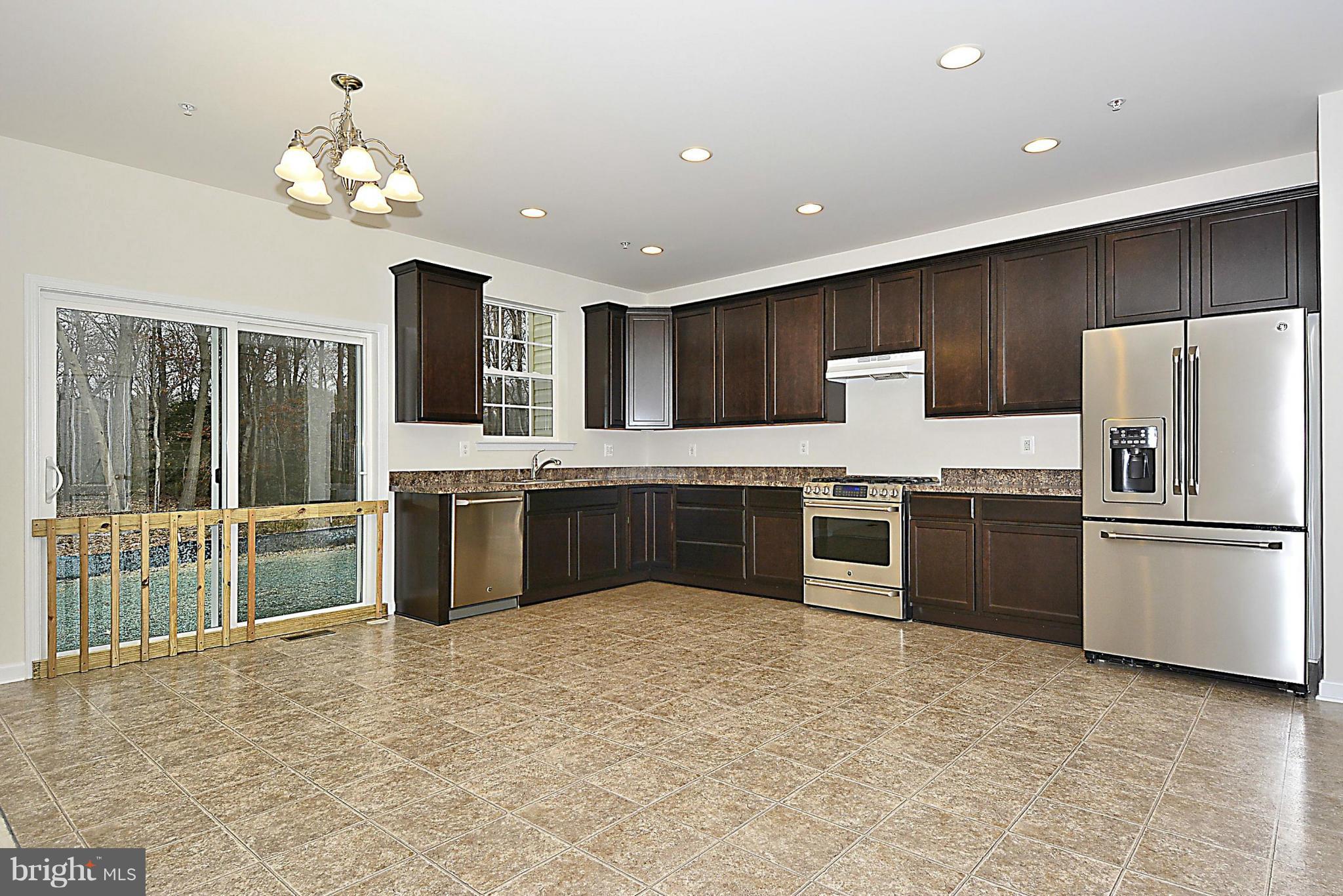 14610 Peddicord Road Mount Airy, MD 21771 - Photo 4 of 13 Kitchen w/Granite/SS Apps