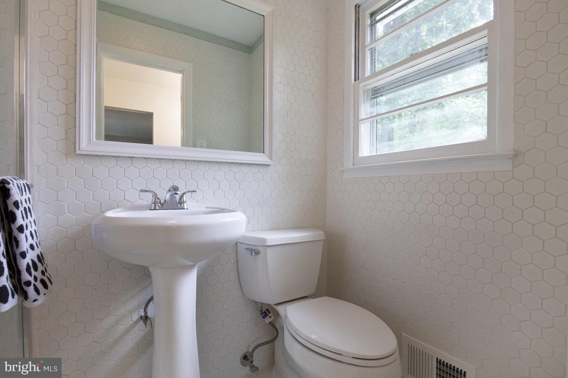 6419 Rivington Road Springfield, VA 22152 - Photo 26 of 37 Gallery Image 26