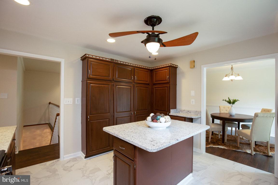 6419 Rivington Road Springfield, VA 22152 - Photo 8 of 37 Gallery Image 8