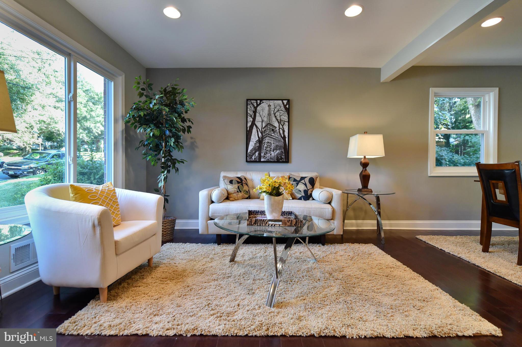 1308 Saddleback Road Baltimore, MD 21208 - Photo 5 of 30 Living Room