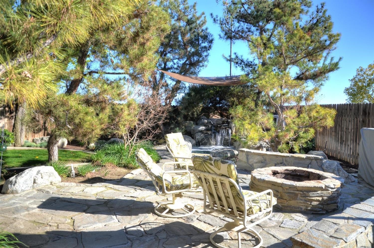 6217 Ridgetop Terrace Bakersfield, CA 93306 - Photo 9 of 47 Gallery Image 9
