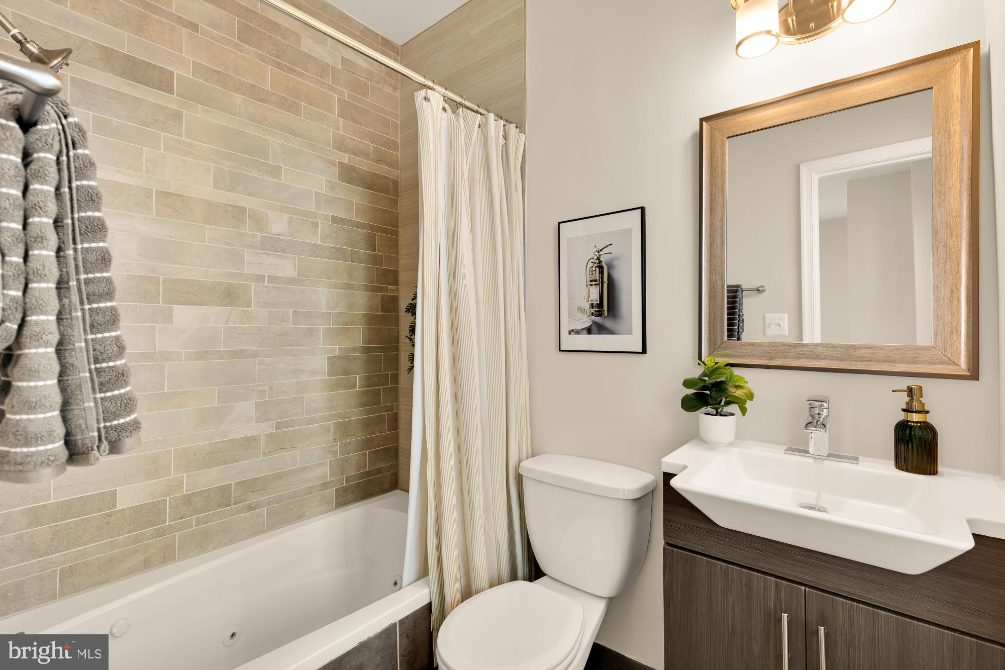 429 R Street Northwest Washington, DC 20001 - Photo 12 of 18 Gallery Image 12