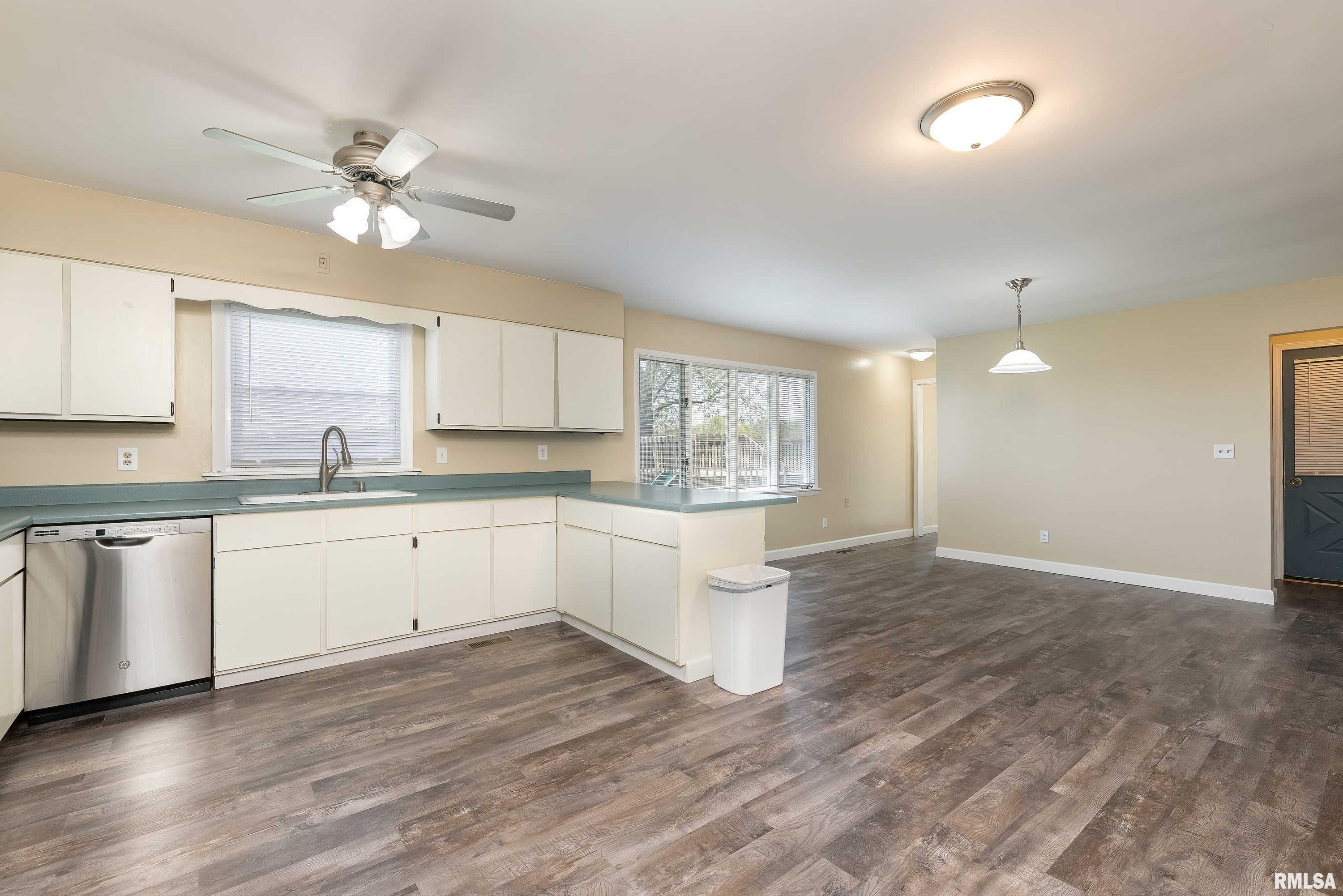 10043 Wolf Road Geneseo, IL 61254 - Photo 11 of 35