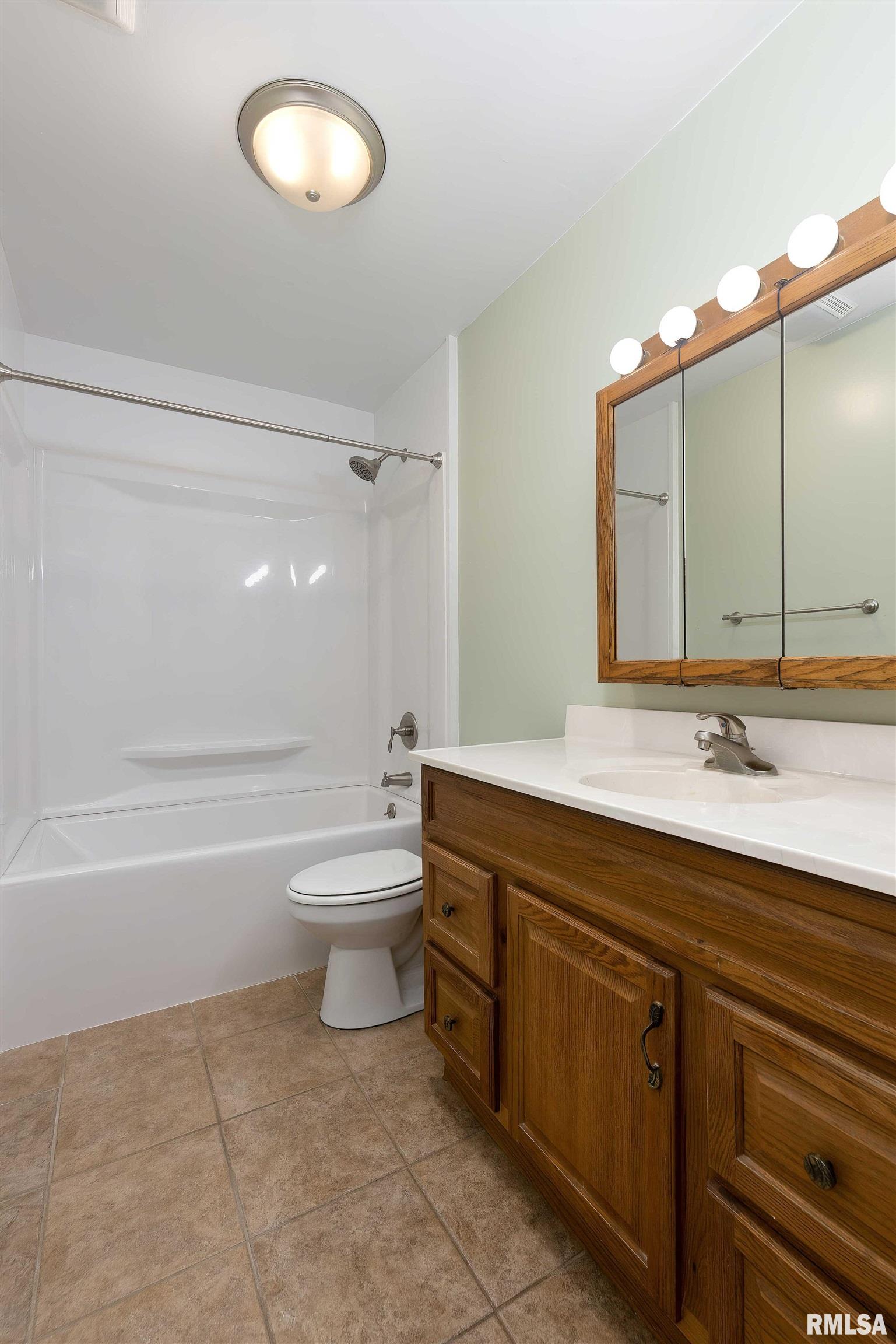 10043 Wolf Road Geneseo, IL 61254 - Photo 19 of 35