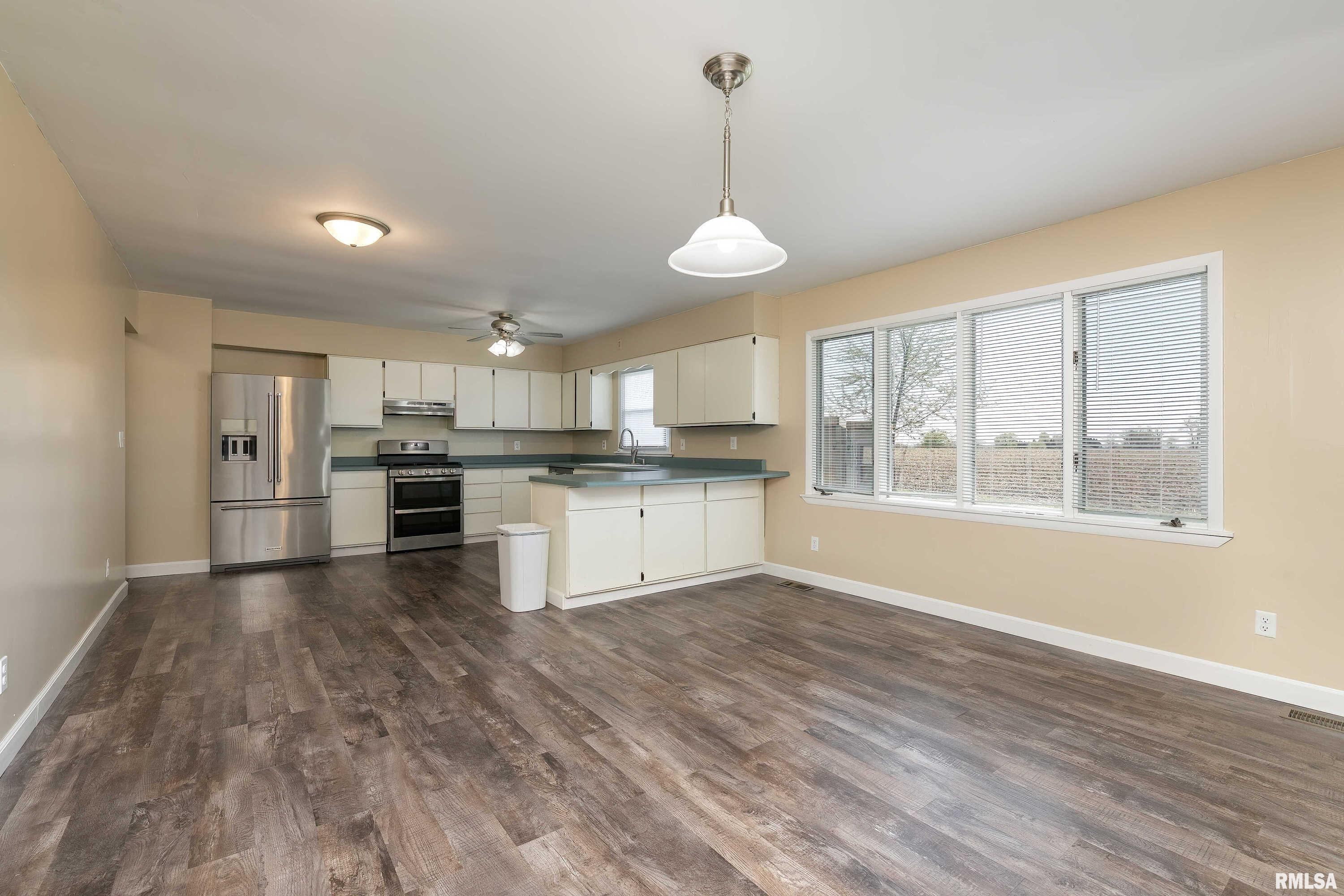 10043 Wolf Road Geneseo, IL 61254 - Photo 8 of 35