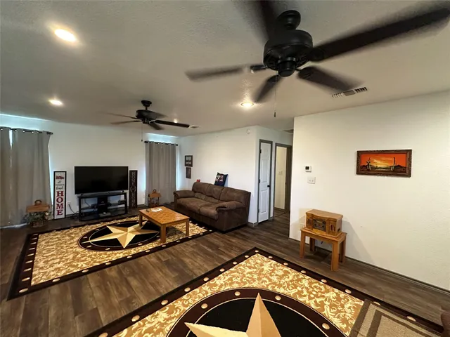 $525,000 | 2627 Fm 1618, Buffalo, TX 75831