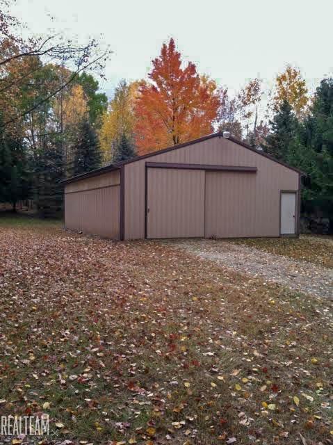 8129 Riley Farwell, MI 48622 - Photo 6 of 32