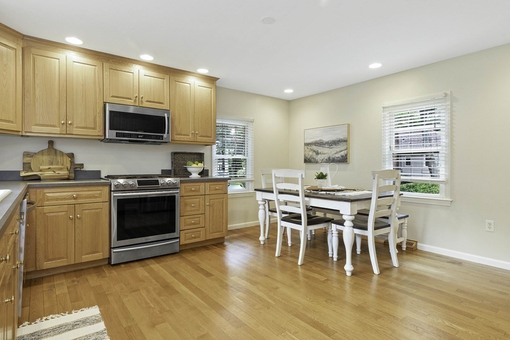 26 Pemberton Road Topsfield, MA 01983 - Photo 7 of 39