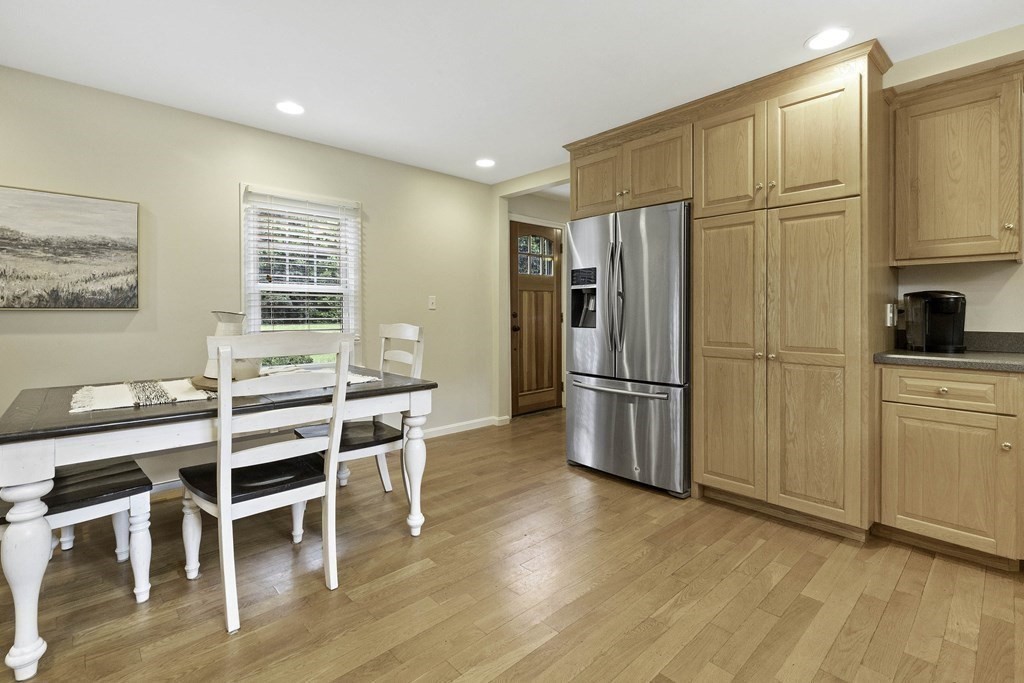26 Pemberton Road Topsfield, MA 01983 - Photo 10 of 39