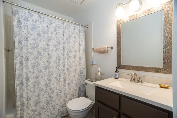$219,900 | 1757 Eastwood Court, Unit 1, Schaumburg, IL 60195
