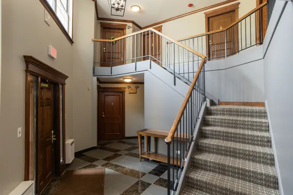 $219,900 | 1757 Eastwood Court, Unit 1, Schaumburg, IL 60195