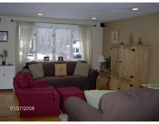 77 Waldron Road Braintree, MA 02184 - Photo 3 of 12 Gallery Image 3