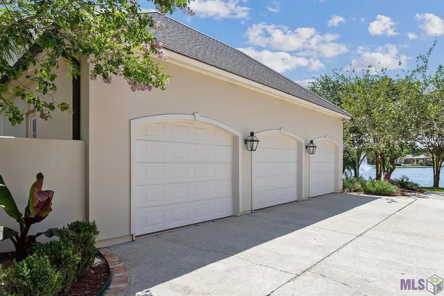 $1,975,000 | 6752 Fountain Lane, Baton Rouge, LA 70809