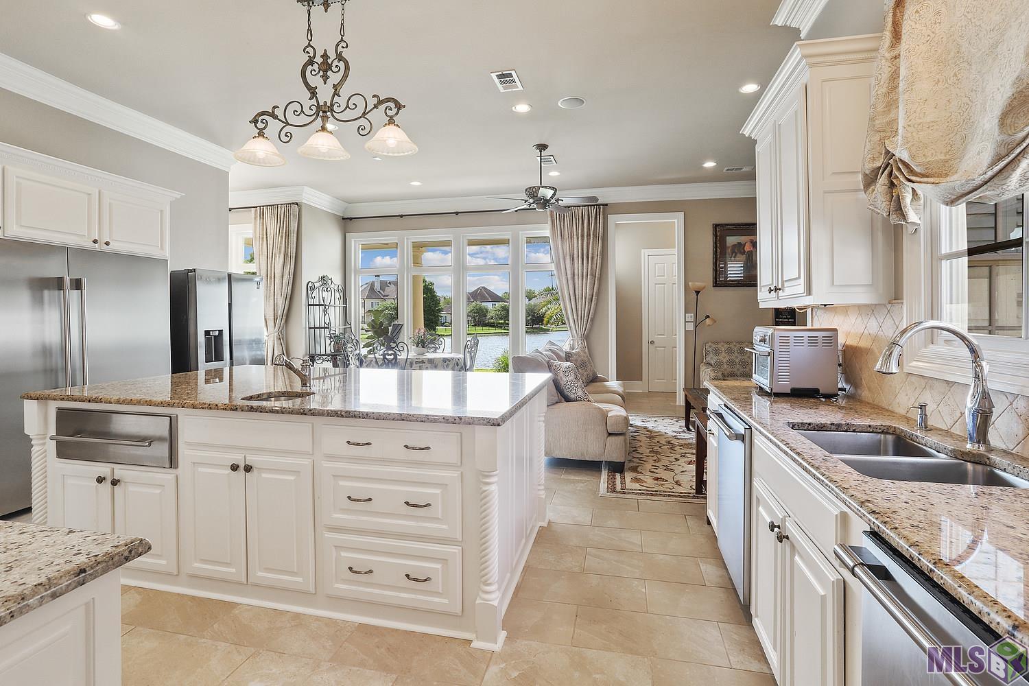 6752 Fountain Lane Baton Rouge, LA 70809 - Photo 9 of 33