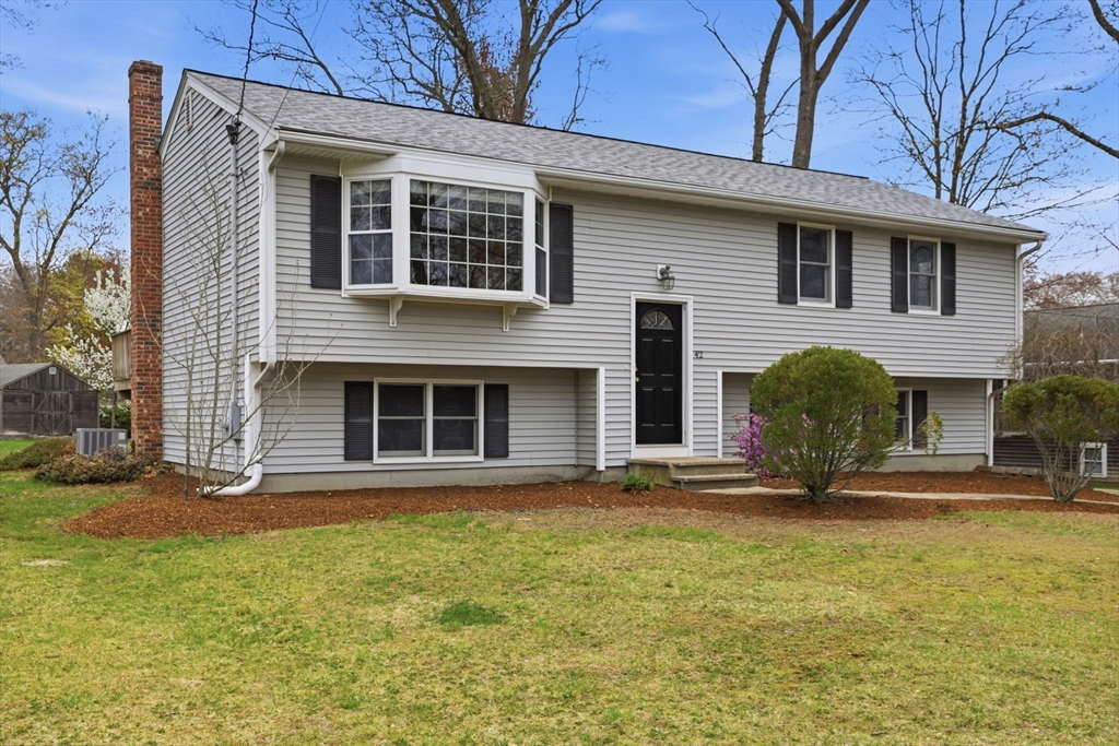 42 Bayberry Road Abington, MA 02351 - Photo 3 of 41
