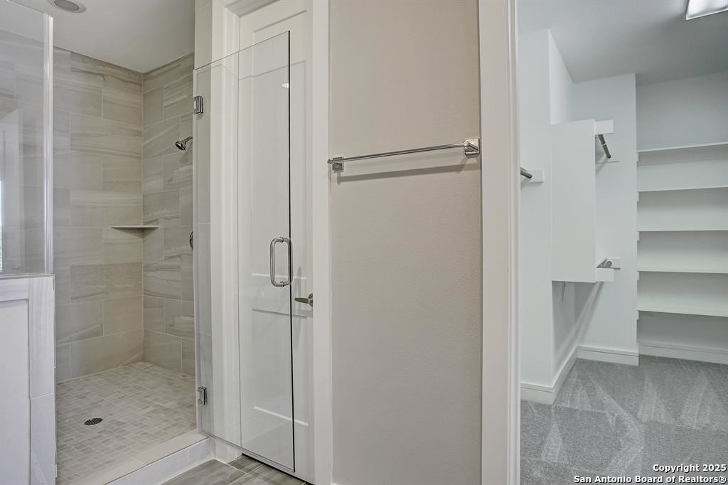 2502 Hadley Street Houston, TX 77003 - Photo 18 of 23 a bathroom with a shower