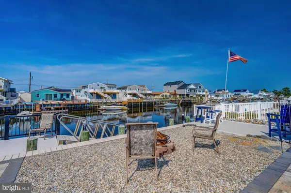 a view of a house with entertaining space