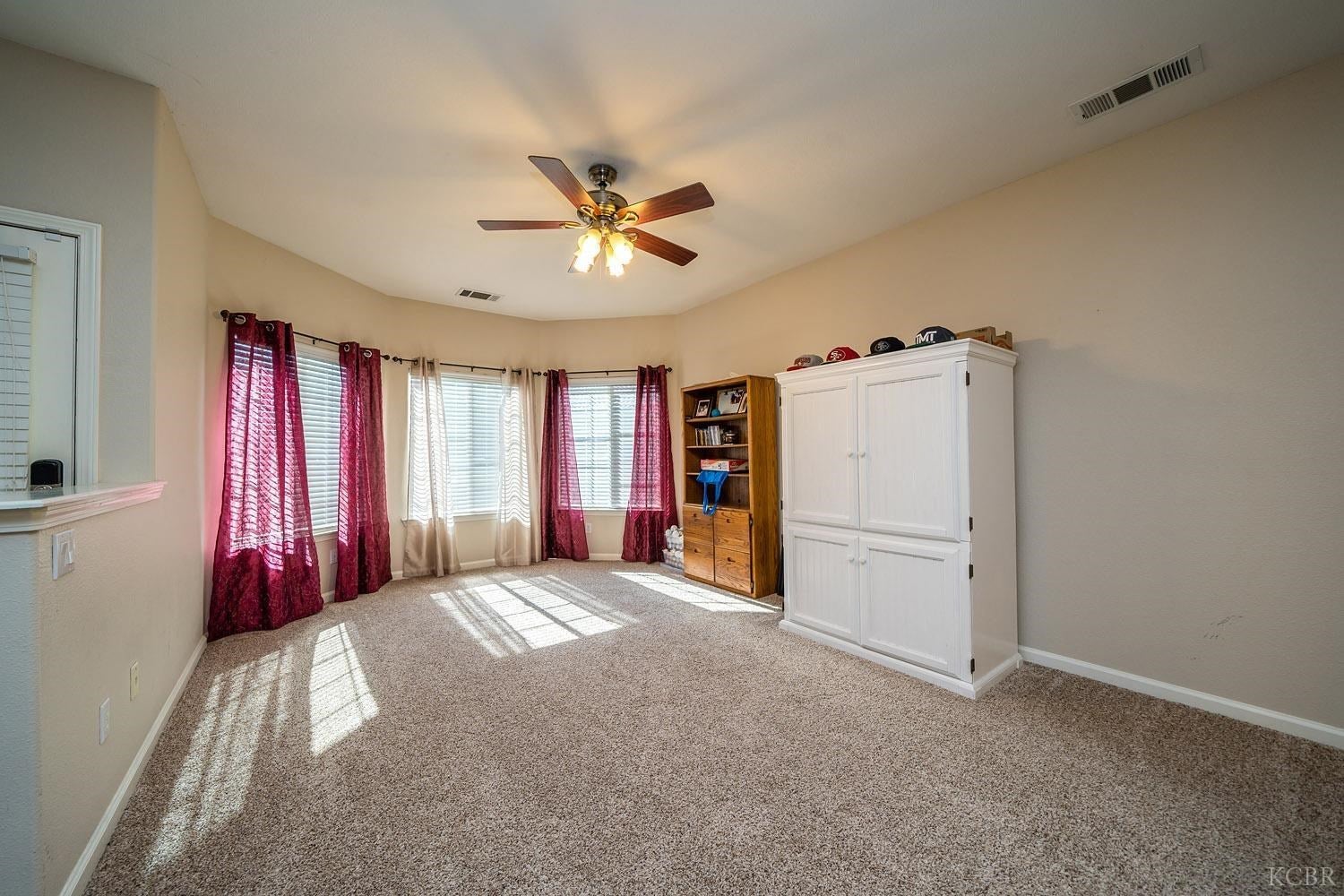 581 Bluejay Avenue Lemoore, CA 93245 - Photo 4 of 26 Gallery Image 4