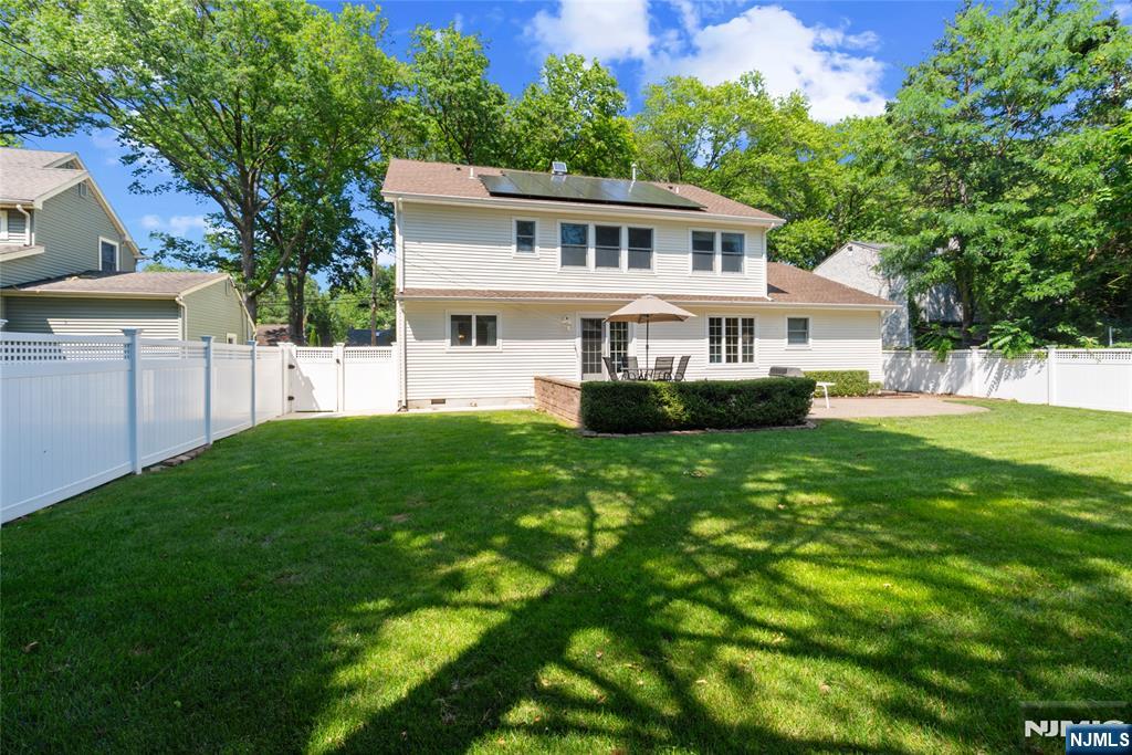 28 Demarest Road Paramus, NJ 07652 - Photo 28 of 32