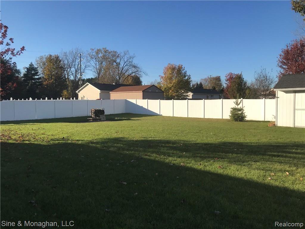 3978 Ravenswood Road Port Huron, MI 48060 - Photo 20 of 23 20.jpg