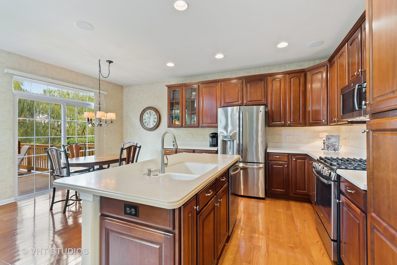 656 Nelson Court Geneva, IL 60134 - Photo 9 of 24