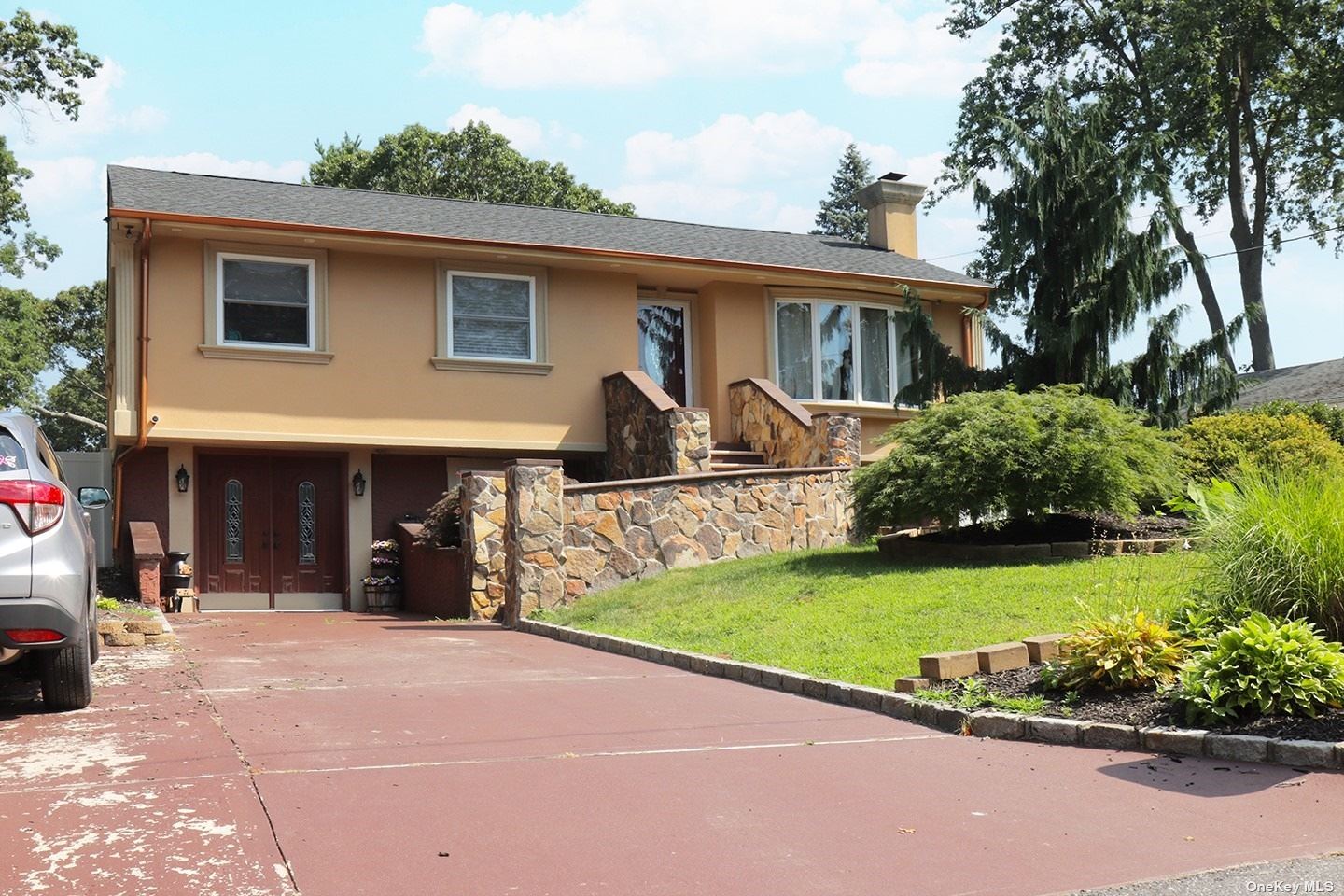 11 Wanda Place, Selden, NY 11784 Compass