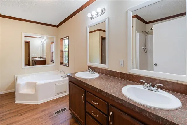 $259,000 | 3381 Northeast Gospel Lane, Hamilton, MO 64644