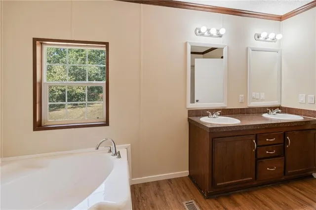 $259,000 | 3381 Northeast Gospel Lane, Hamilton, MO 64644