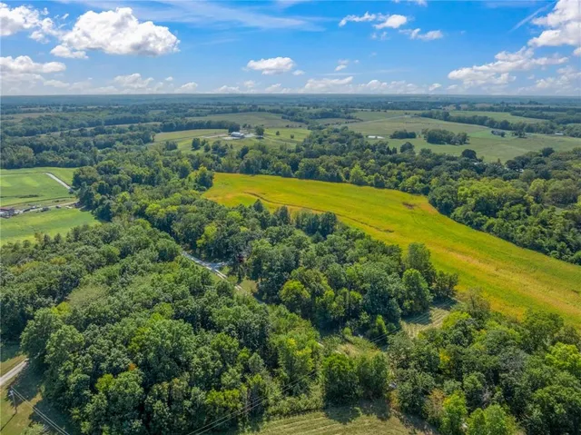 $259,000 | 3381 Northeast Gospel Lane, Hamilton, MO 64644