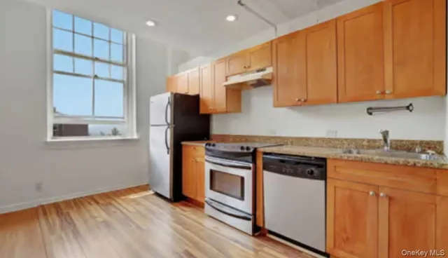 $260,000 | 6102 Villa At The Woods, Peekskill, NY 10566