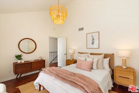 $1,399,000 | 910 19th Street, Unit 110, Santa Monica, CA 90403