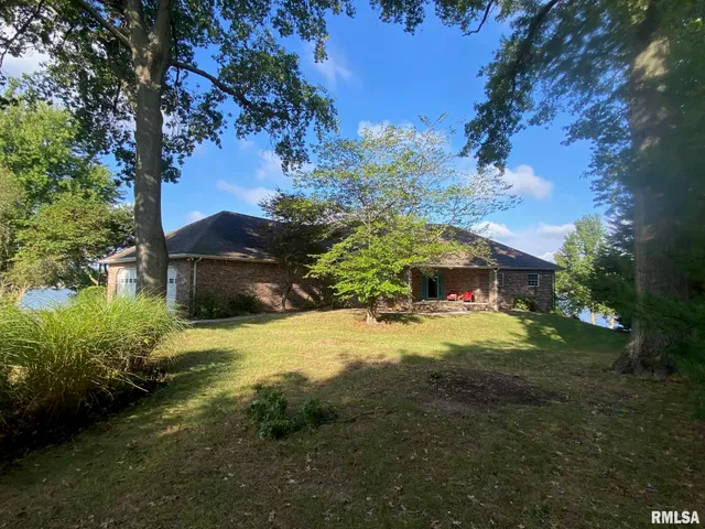 $699,900 | 2419 Eastwood Drive, Taylorville, IL 62568