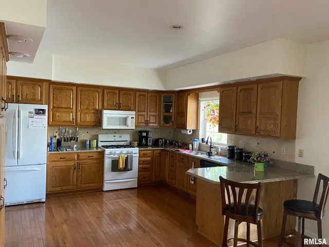 $699,900 | 2419 Eastwood Drive, Taylorville, IL 62568