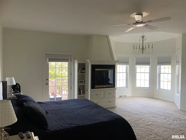 $699,900 | 2419 Eastwood Drive, Taylorville, IL 62568