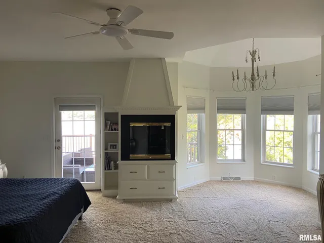 $699,900 | 2419 Eastwood Drive, Taylorville, IL 62568